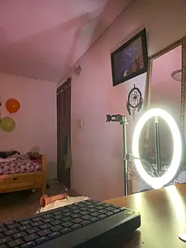 Miss oliviaa online show from April 27, 2026, 5:33 pm