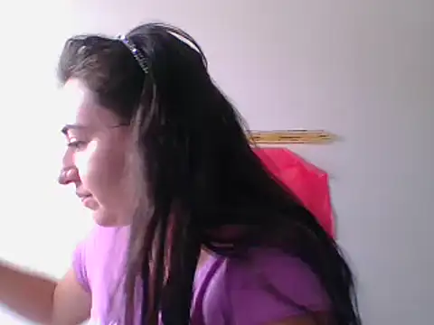  karlie kloss  online show from September 17, 2025, 5:04 pm