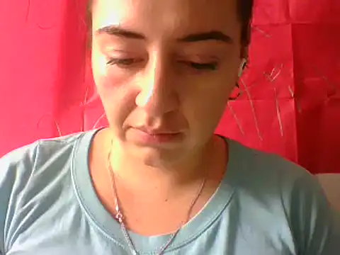  karlie kloss  online show from March 18, 2025, 8:16 pm