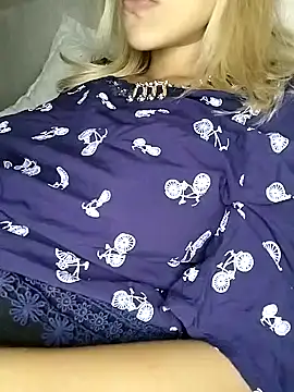 fofinhaa12 online show from March 19, 2025, 12:15 am