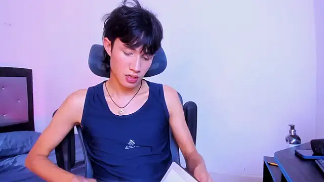 Johhan  Lee online show from February 12, 2025, 7:56 pm