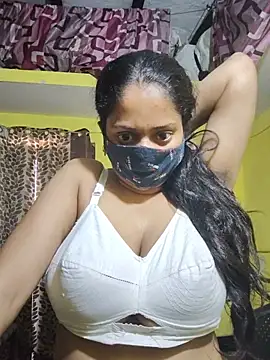 Snapshot of bigtitsqueen chatting on June 17, 2026, 9:08 am bigtitsqueen online show from June 17, 2026, 9:08 am