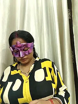 bigtitsqueen online show from October 2, 2025, 6:00 pm