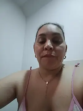 Snapshot of MirandaSoto chatting on July 6, 2026, 4:19 am MirandaSoto online show from July 6, 2026, 4:19 am