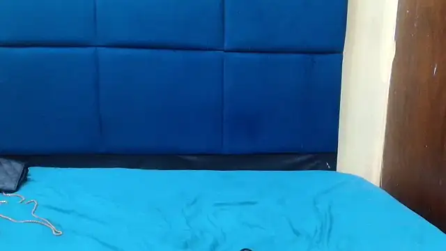 MilkyTitties online show from November 7, 2025, 8:41 am