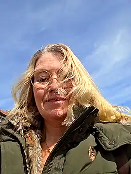 Snapshot of lisalustjouw chatting on April 8, 2026, 11:12 am lisalustjouw online show from April 8, 2026, 11:12 am