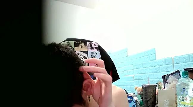 thisisbook 223 online show from February 6, 2025, 6:35 pm