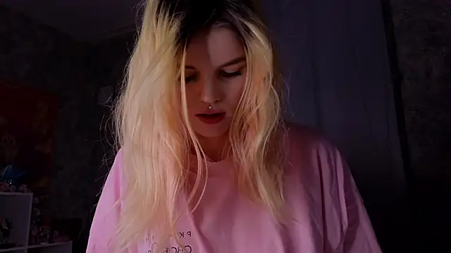 HanaMitsuri online show from January 13, 2025, 6:38 pm