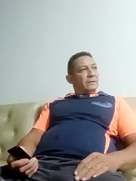 Snapshot of luchoarr chatting on March 6, 2026, 12:05 am luchoarr online show from March 6, 2026, 12:05 am