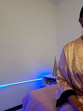 VictoriaEvaans  online show from December 4, 2025, 9:58 pm