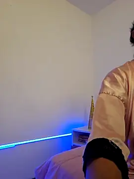 VictoriaEvaans  online show from December 2, 2025, 9:49 pm