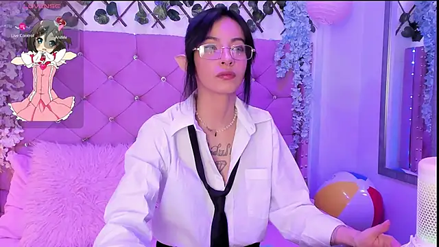 lauren evans96 online show from September 27, 2025, 3:34 am