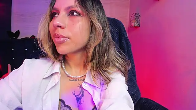 delilah fix online show from April 22, 2026, 9:21 pm