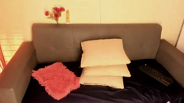 karina gomez 18 online show from November 6, 2025, 11:36 am