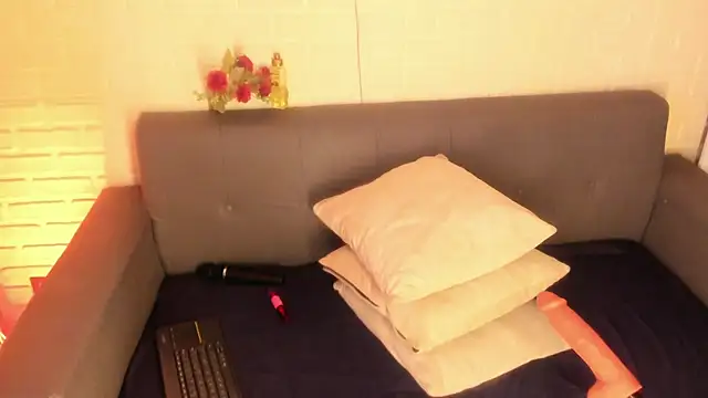 karina gomez 18 online show from November 14, 2025, 12:31 pm