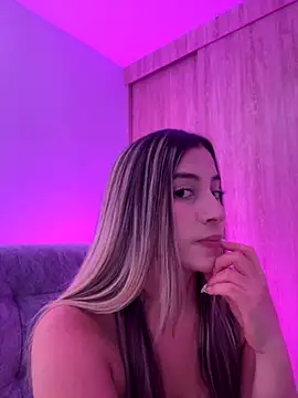 Issabela G1 online show from September 29, 2025, 8:58 pm