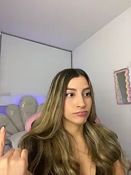 Snapshot of Issabela_G1 chatting on February 23, 2026, 11:38 pm Issabela G1 online show from February 23, 2026, 11:38 pm