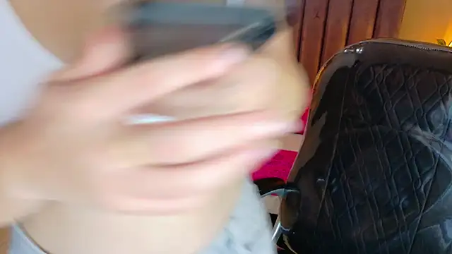 Charlotte Olsen  online show from March 2, 2026, 8:05 pm