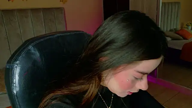 Charlotte Olsen  online show from June 9, 2026, 7:59 pm
