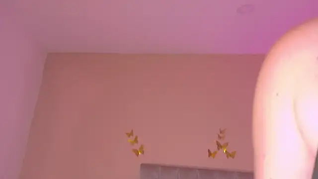 Charlotte Olsen  online show from June 25, 2026, 7:52 pm