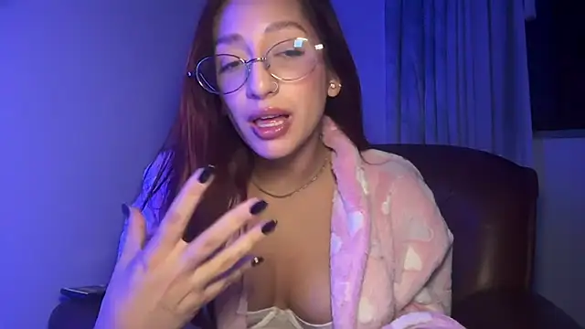 julialupato1606 online show from March 2, 2026, 11:11 pm