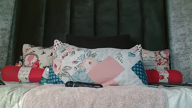 Lucy Blacksilk online show from November 14, 2025, 10:35 pm