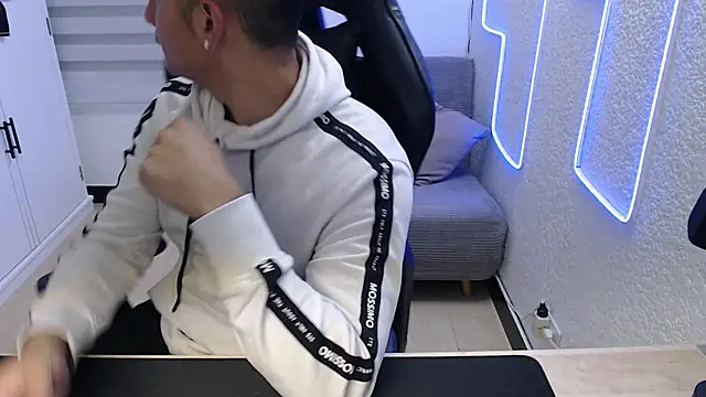 team dinamite69 online show from March 5, 2026, 12:24 pm