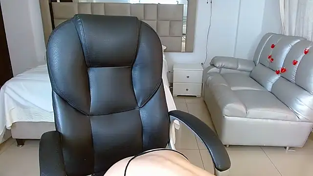 zoecruzz online show from March 7, 2026, 1:16 pm