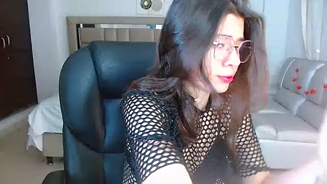 zoecruzz online show from March 20, 2026, 1:23 pm