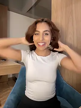 Katee Jones online show from November 11, 2025, 10:37 pm