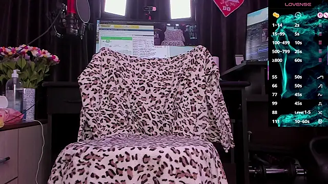 Raissa sky26 online show from November 7, 2025, 3:44 am