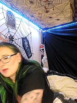 Bunny Cummings online show from November 28, 2025, 10:10 pm