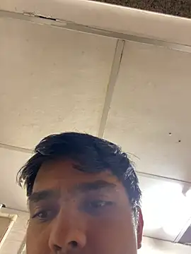 Snapshot of BoyzaraHatke chatting on April 6, 2026, 6:58 am BoyzaraHatke online show from April 6, 2026, 6:58 am