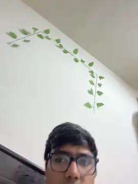 Snapshot of BoyzaraHatke chatting on April 6, 2026, 8:43 pm BoyzaraHatke online show from April 6, 2026, 8:43 pm