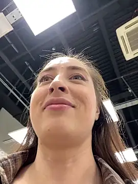 Holly Play online show from September 12, 2025, 9:09 am