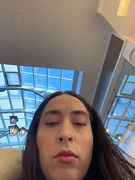 Holly Play online show from February 14, 2026, 12:05 pm