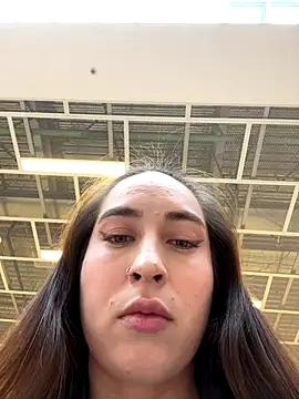 Holly Play online show from September 15, 2025, 10:05 am