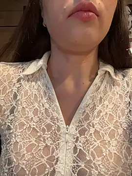 Holly Play online show from August 4, 2026, 9:58 am