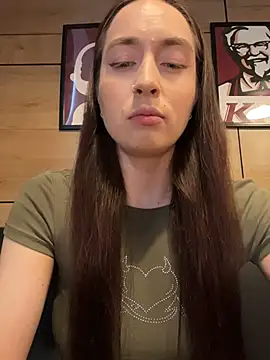 Holly Play online show from June 2, 2026, 10:04 am