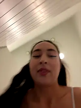 Holly Play online show from September 28, 2025, 10:11 am