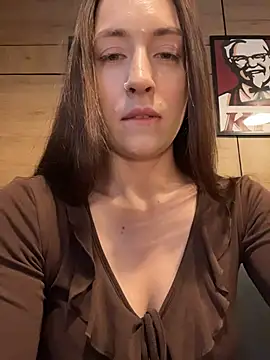 Holly Play online show from July 7, 2026, 9:57 am