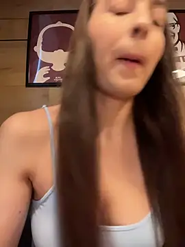 Holly Play online show from August 3, 2026, 9:59 am