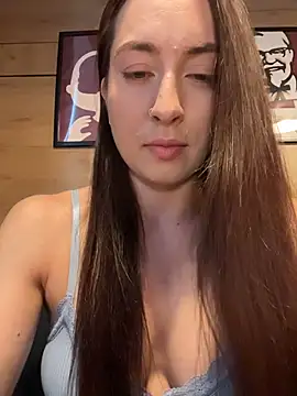Holly Play online show from July 13, 2026, 10:03 am