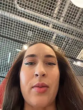 Holly Play online show from October 3, 2025, 7:10 am