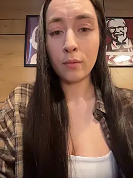 Holly Play online show from June 7, 2026, 9:58 am