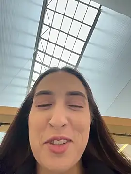 Holly Play online show from November 11, 2025, 9:04 am