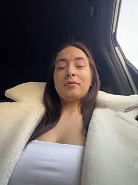 Holly Play online show from February 7, 2026, 12:24 pm