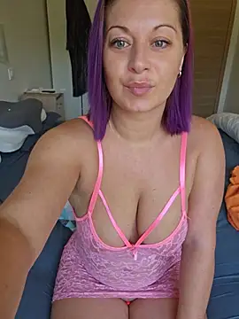 Snapshot of Chaudesquirt chatting on June 17, 2026, 9:41 am Chaudesquirt online show from June 17, 2026, 9:41 am