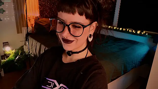 MichaellaMoon online show from March 7, 2026, 5:18 pm