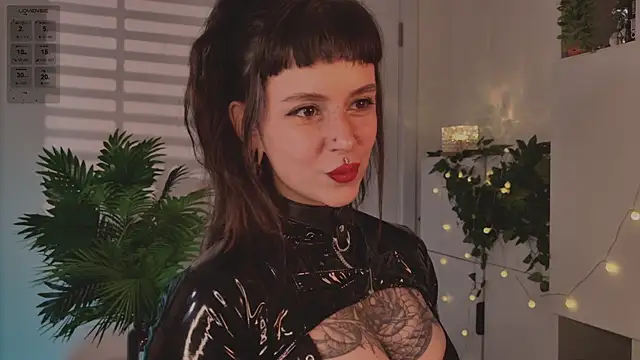 MichaellaMoon online show from January 18, 2026, 6:11 pm